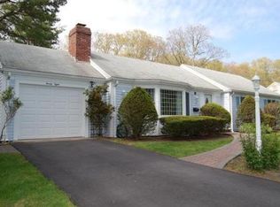 28 Par 3 Dr, South Yarmouth, MA 02664