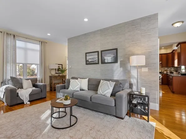 232 Arlington St #4, Acton, MA 01720