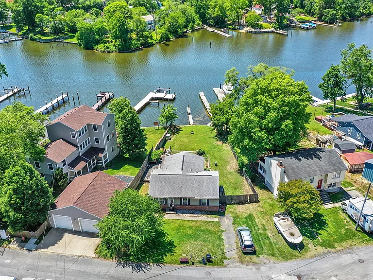 8027 Shore Rd — Photo 41