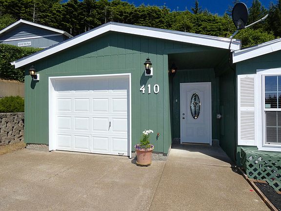 3rd image of 410 NE 70th Dr