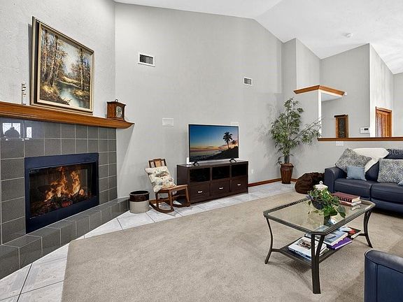 3rd image of 40 Franciscan Ln