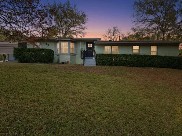 1000 Willow Dr, Longview, TX 75602