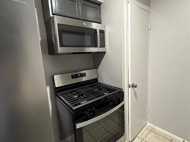 5519 Mendota Ln — Photo 6