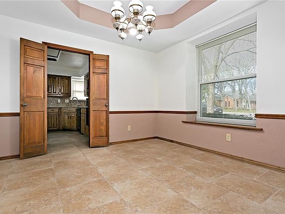 5th image of 604 Butler Cir