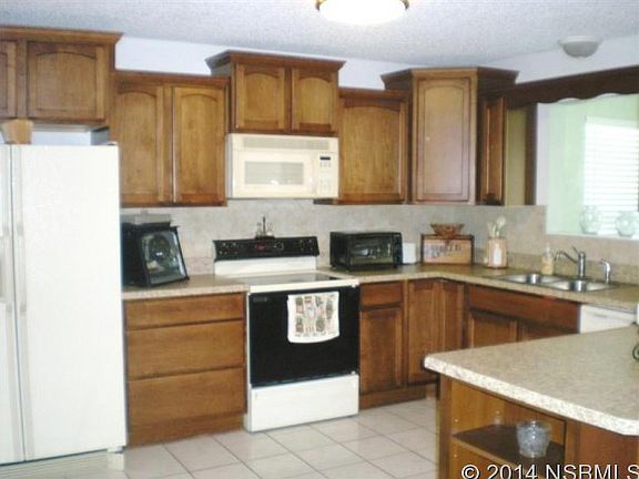 2nd image of 3023 Queen Palm Dr