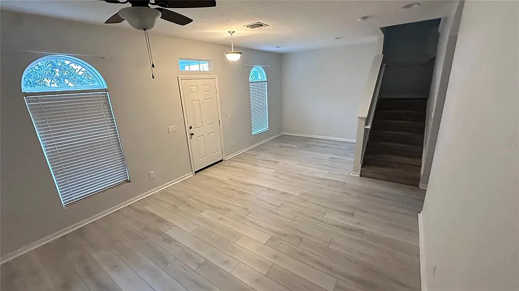 3 bed, 2.5 bath, 1644 sqft, $2,300 — Photo 4