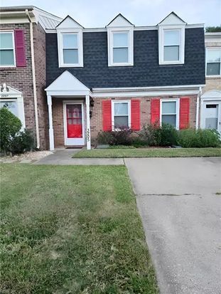3205 Clover Hill Dr, Portsmouth, VA 23703