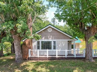 16 Warren Creek Rd, Candler, NC 28715