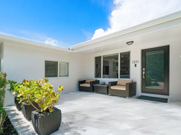 1311 Dewey Street, Hollywood, FL 33019