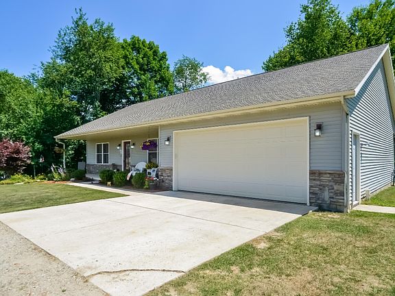 2nd image of 13496 Olin Meadows Ct NE