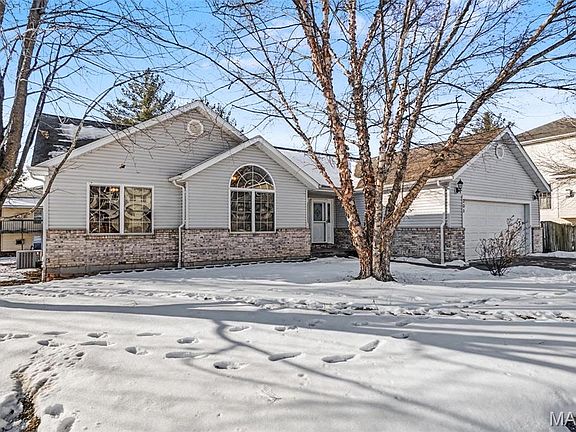 2nd image of 205 Adams Ct