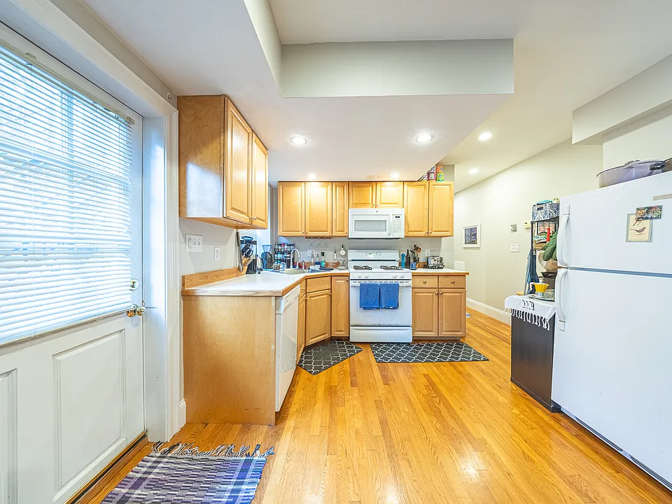 1720 Beacon St #1