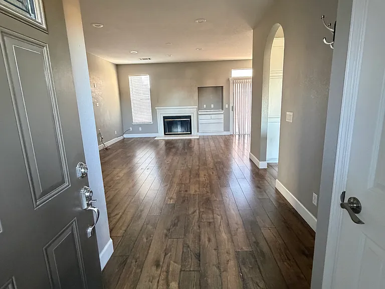 1605 Paseo Flores Dr — Photo 1