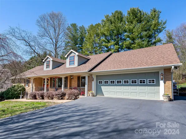 69 Braddock Way, Asheville, NC 28803