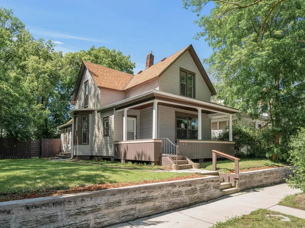140 Isabel St E, Saint Paul, MN 55107
