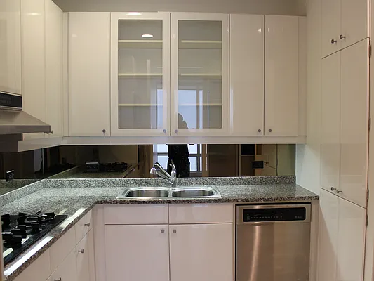 Rented by Sotheby's International Realty | media 12