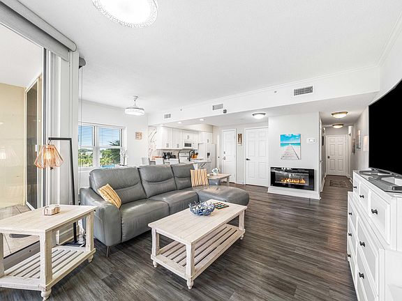 5th image of 590 Santa Rosa Blvd Unit 301
