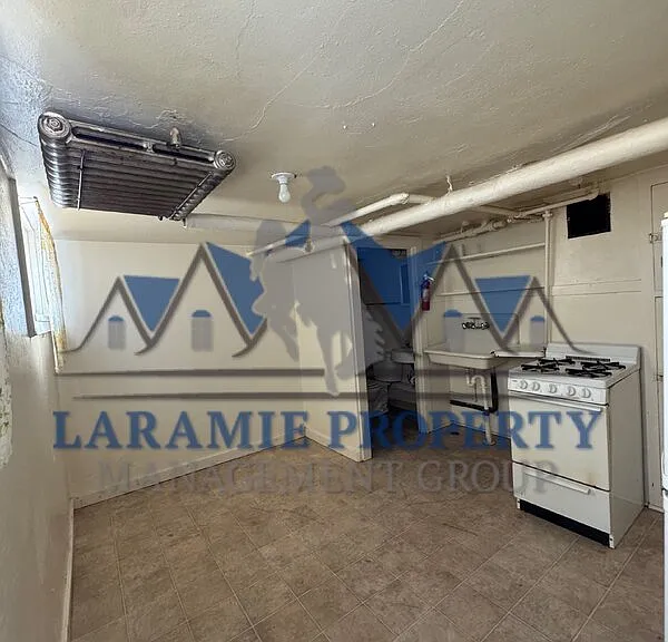 500 E Garfield St #6 — Photo 5
