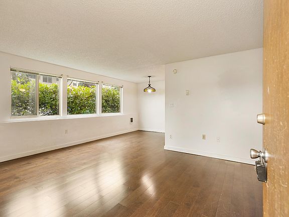 2nd image of 8519 23rd Ave NE APT 1