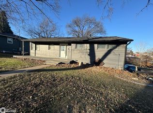 335 E Madison St, Centerville, IA 52544