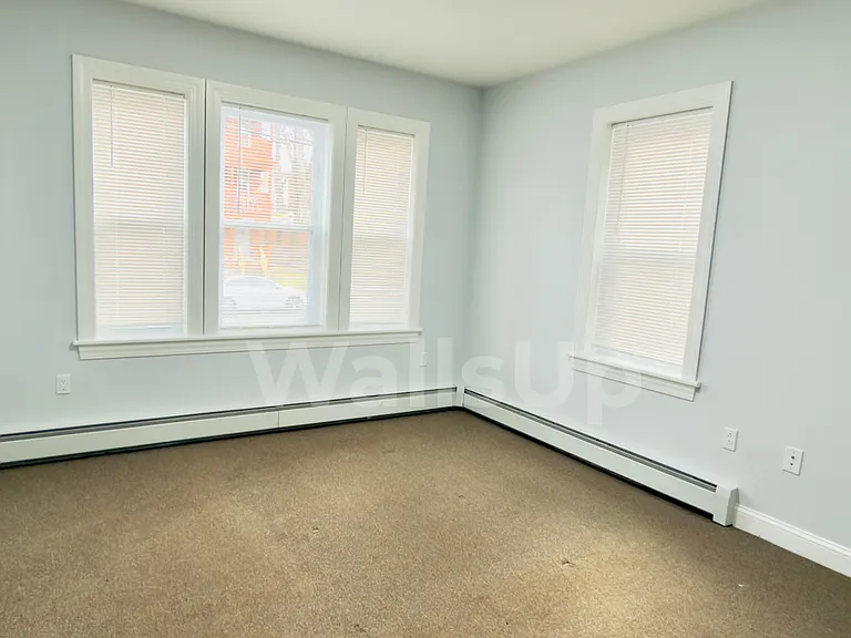 17-19 Cabot St #1 — Photo 8
