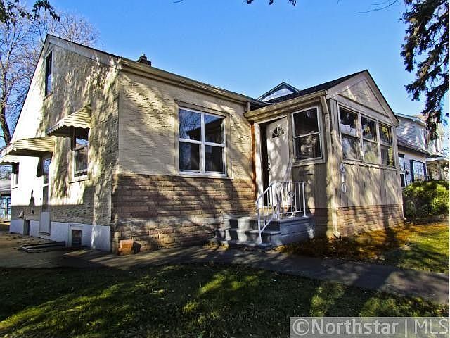 1st image of 610 1st Ave S