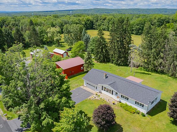 4th image of 2077 Maple Ave