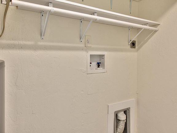 Laundry - washer/dryer hookup (tenant to supply their own washer/dryer)