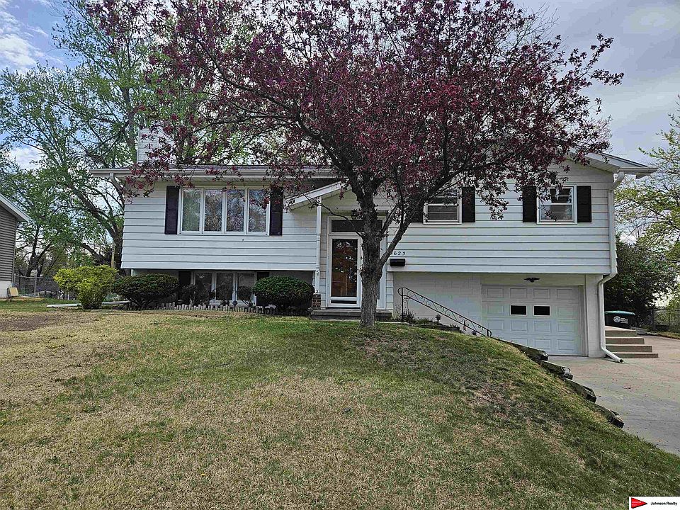 1st image of 3623 S 91st St