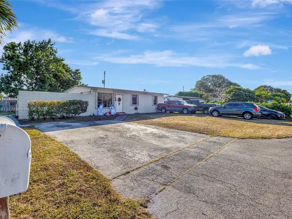 5467 SW 90th Ct, Miami, FL 33165