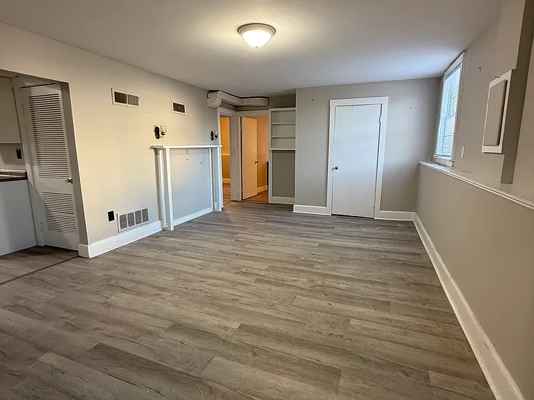 105 Lynn Ave — Photo 1
