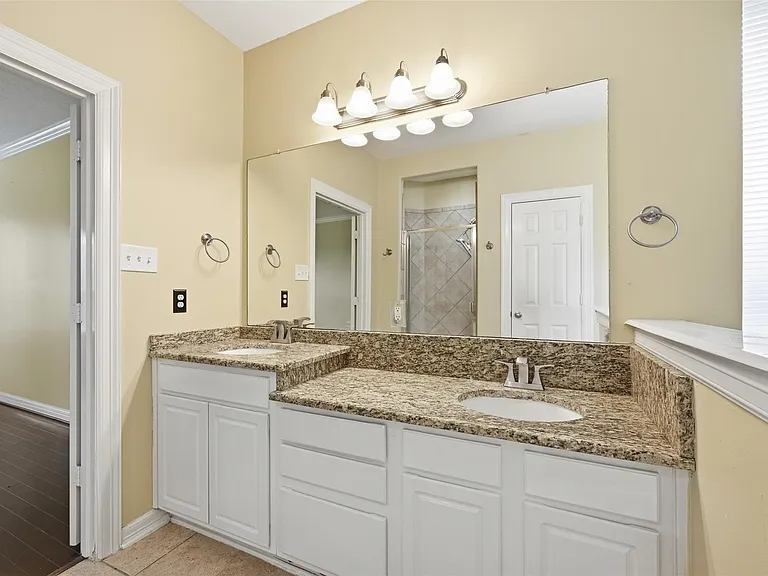 25203 Oak Villa Dr — Photo 28