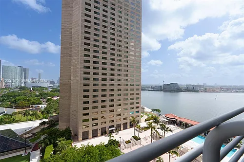 335 Biscayne Blvd Photo 1