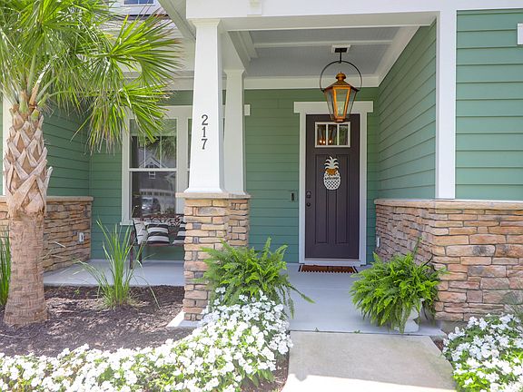 3rd image of 217 Quimby Hill Dr