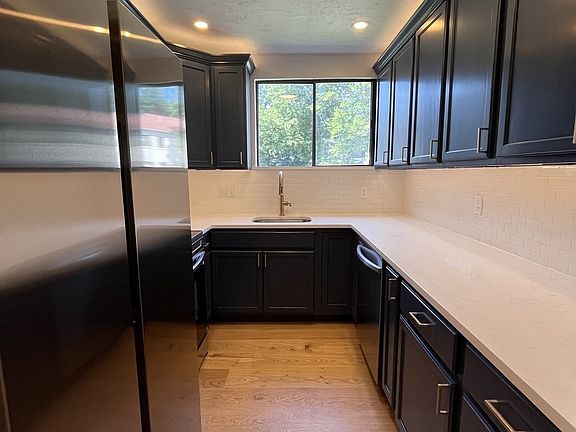 2nd image of 200 Fellsview Ter APT 205B