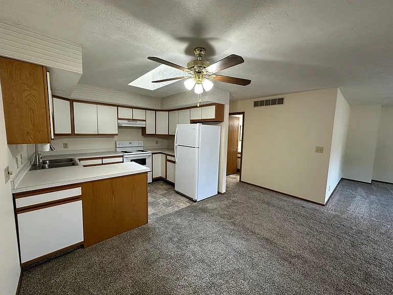 3121 Wildbriar Ln #3121 — Photo 6