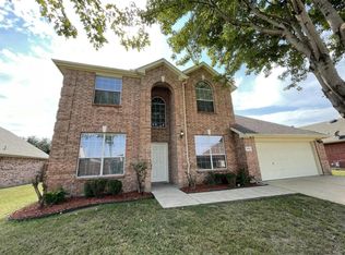 903 Fleetwood Cove Dr, Grand Prairie, TX 75052