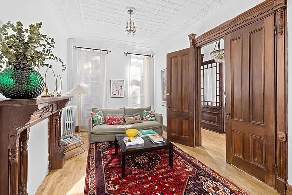 Sold by Compass | media 2