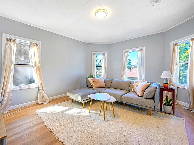 30 Hooper St #2 — Photo 1