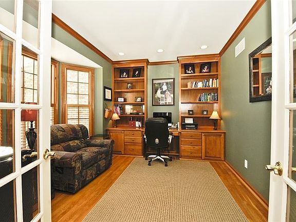 3rd image of 8364 Wycliffe Dr