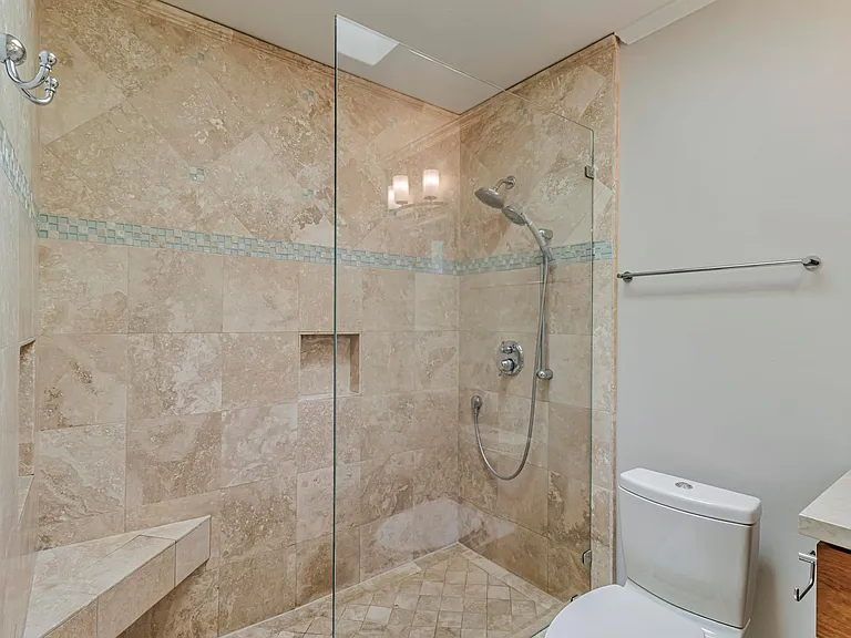 2141 Deodara Dr — Photo 7
