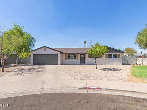121 N FLINT Circle, Mesa, AZ 85201