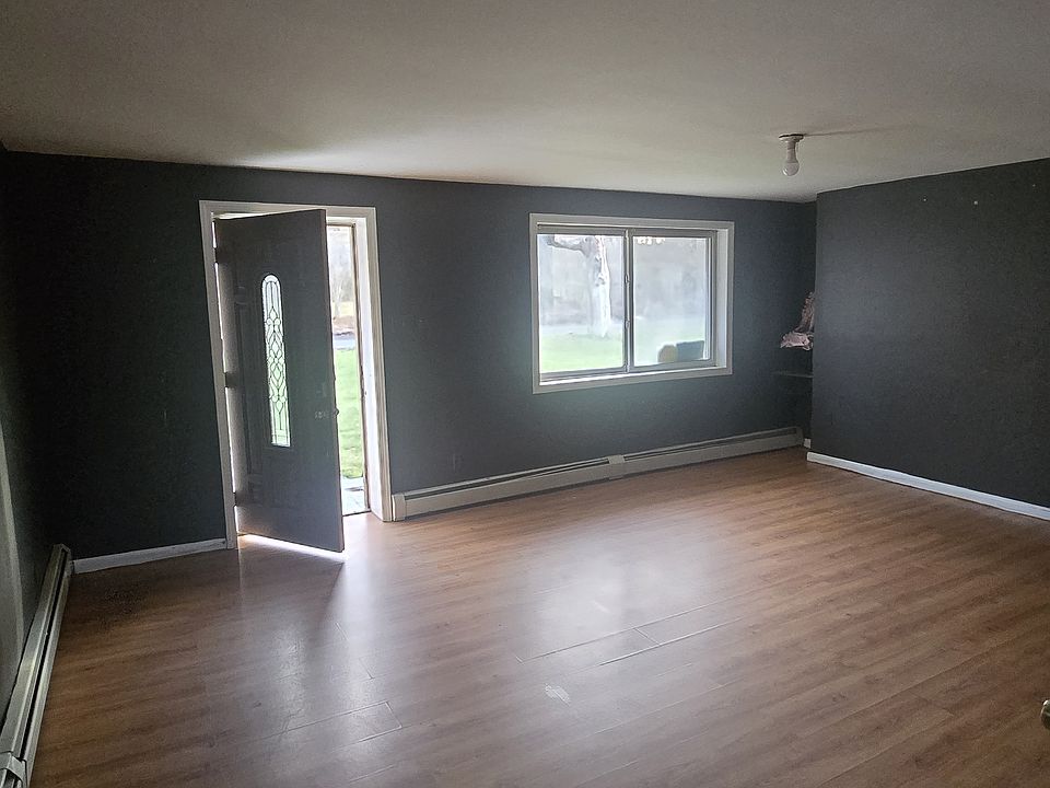 2nd image of 17 Hillcrest Ave