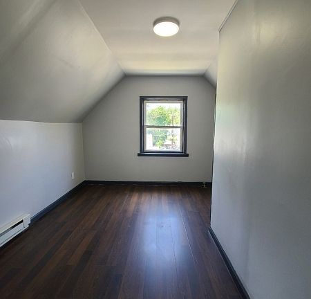 2nd image of 54 Ashland Ave