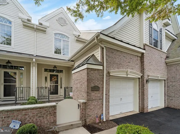 4 Schindler Ct, Lawrence Township, NJ 08648