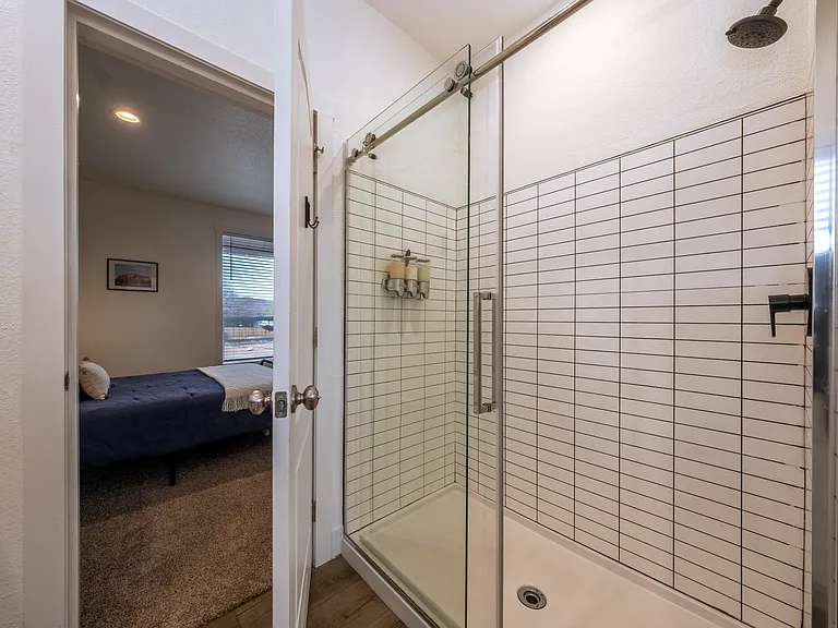 523 W Vance Dr — Photo 23