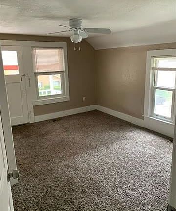 4th image of 213 S Crysler Ave