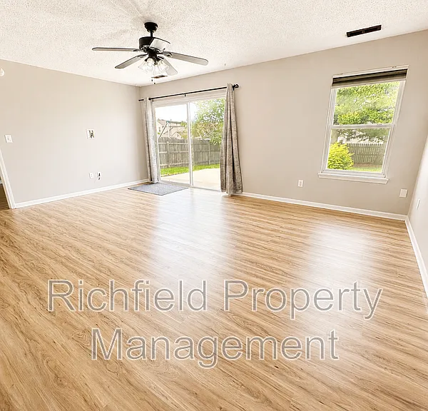 1704 Crimson Ln — Photo 14