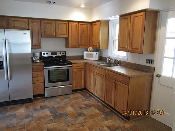 Open kitchen/dining area