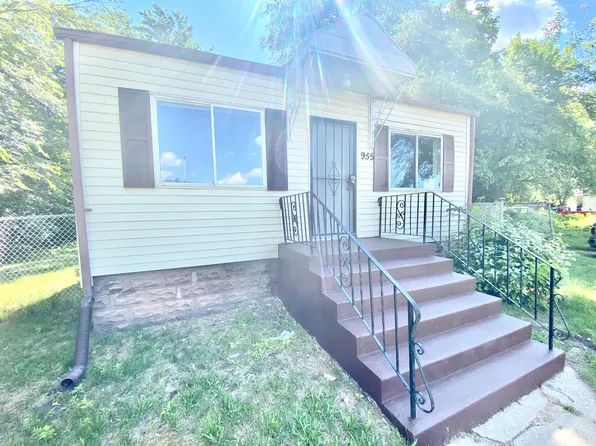 955 Gerry St, Gary, IN 46406